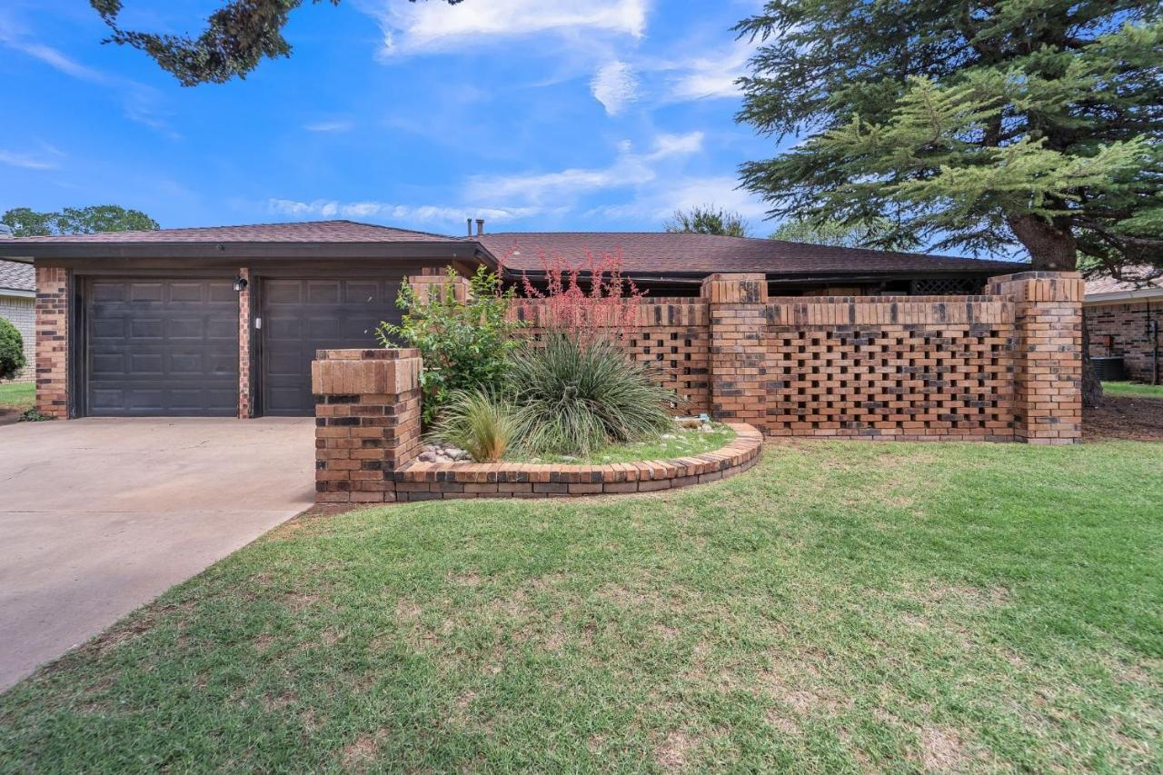 Homestead House - In Shadow Hills Golf Course Division Home Lubbock Extérieur photo