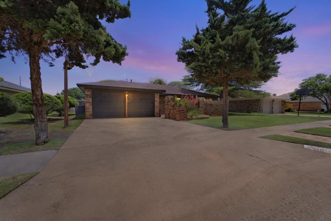 Homestead House - In Shadow Hills Golf Course Division Home Lubbock Extérieur photo