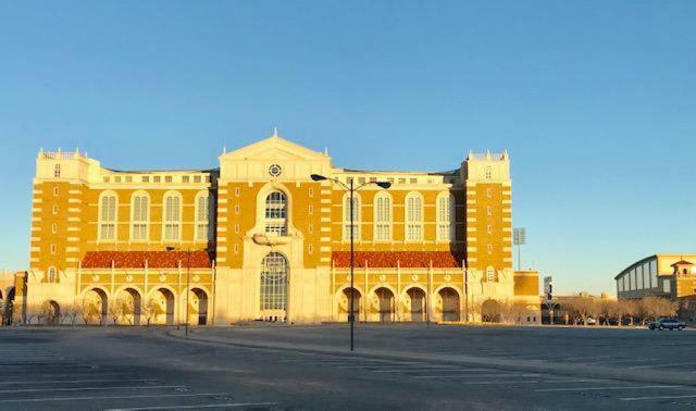 Homestead House - In Shadow Hills Golf Course Division Home Lubbock Extérieur photo